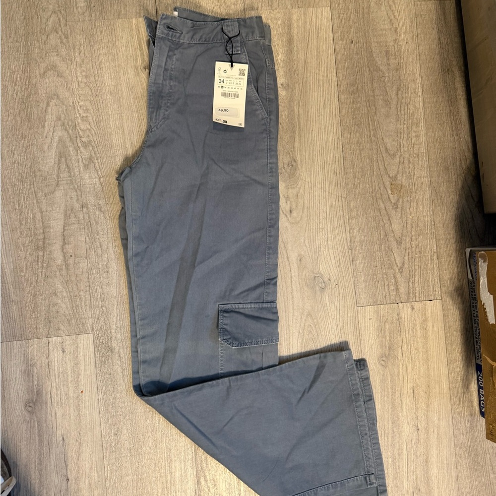 Zara Gray Cargo Pants with Modern Style